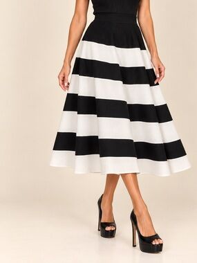 Amanda & Chelsea Black and White Striped Fit & Flare Midi Skirt Size 2